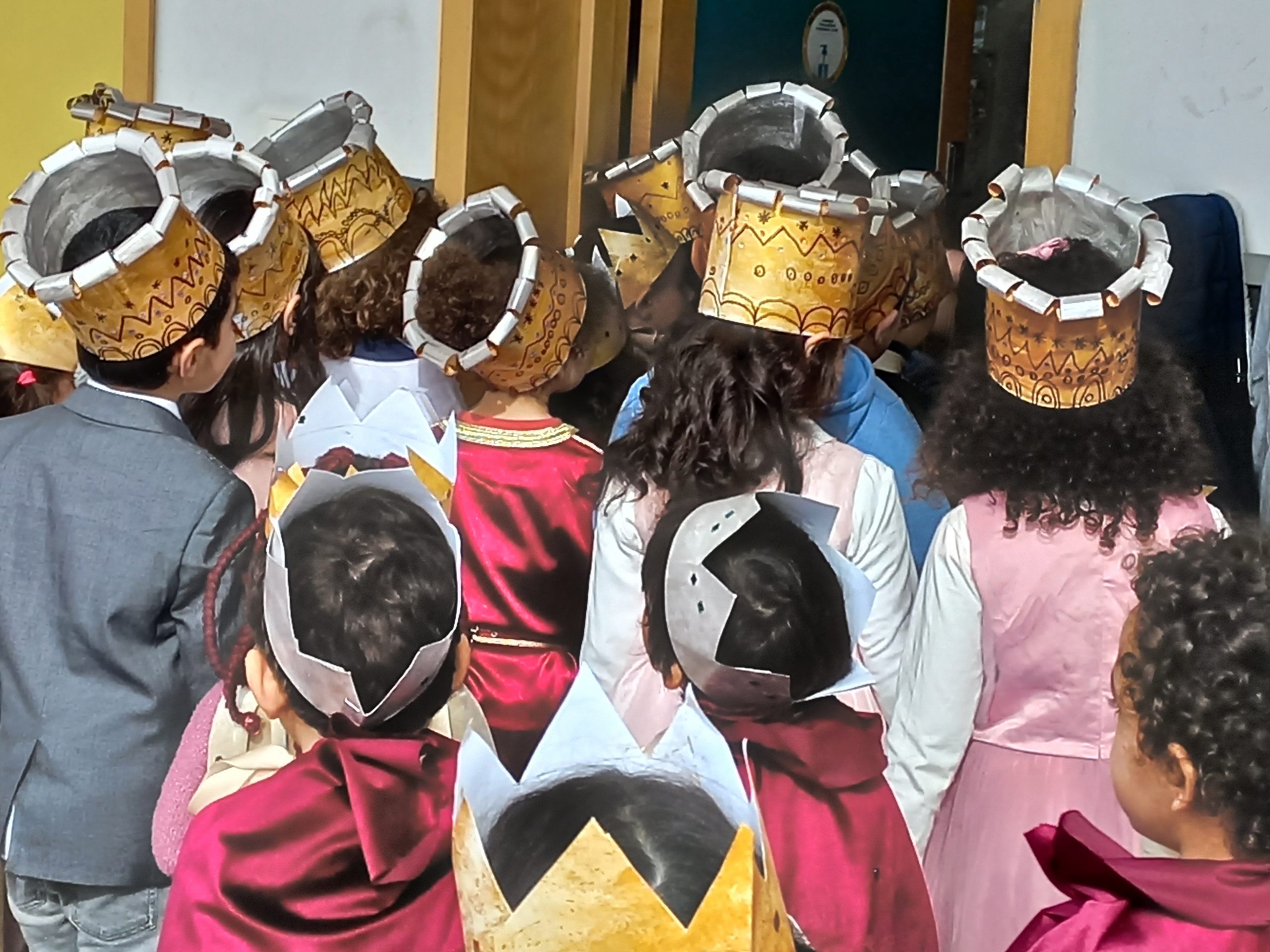 Défilé des Rois et Reines à l’école maternelle